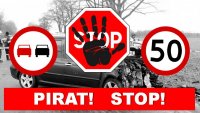Zdjęcie kolorowe. Przedstawiające plakat &quot;PIRAT! STOP!&quot;