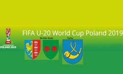 Zdjęcie kolorowe. Przedstawiające logo FIFA-U20.