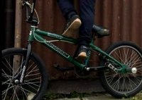 Zdjęcie kolorowe, przedstawiające skradziony rower.