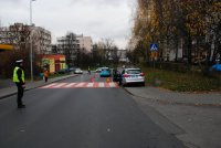 Zdjęcie kolorowe, przedstawiające ulicę Łowicką, gdzie doszło do potrącenia pieszej.